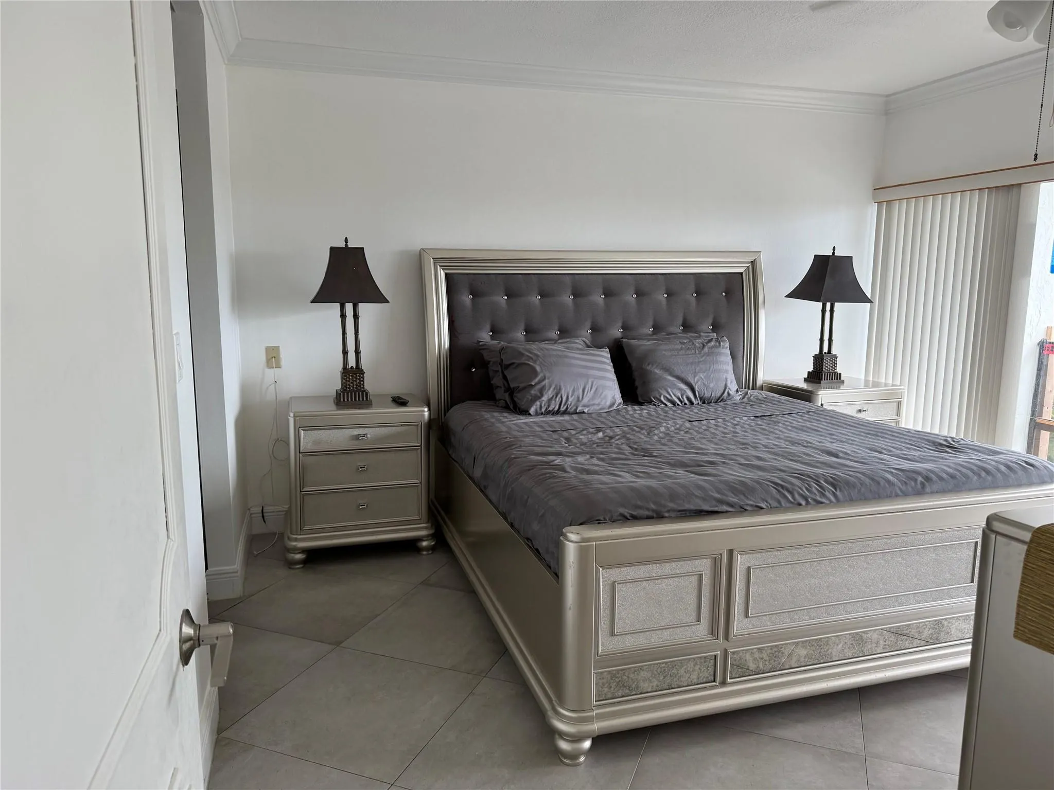 1319 E Hillsboro Blvd, #609
