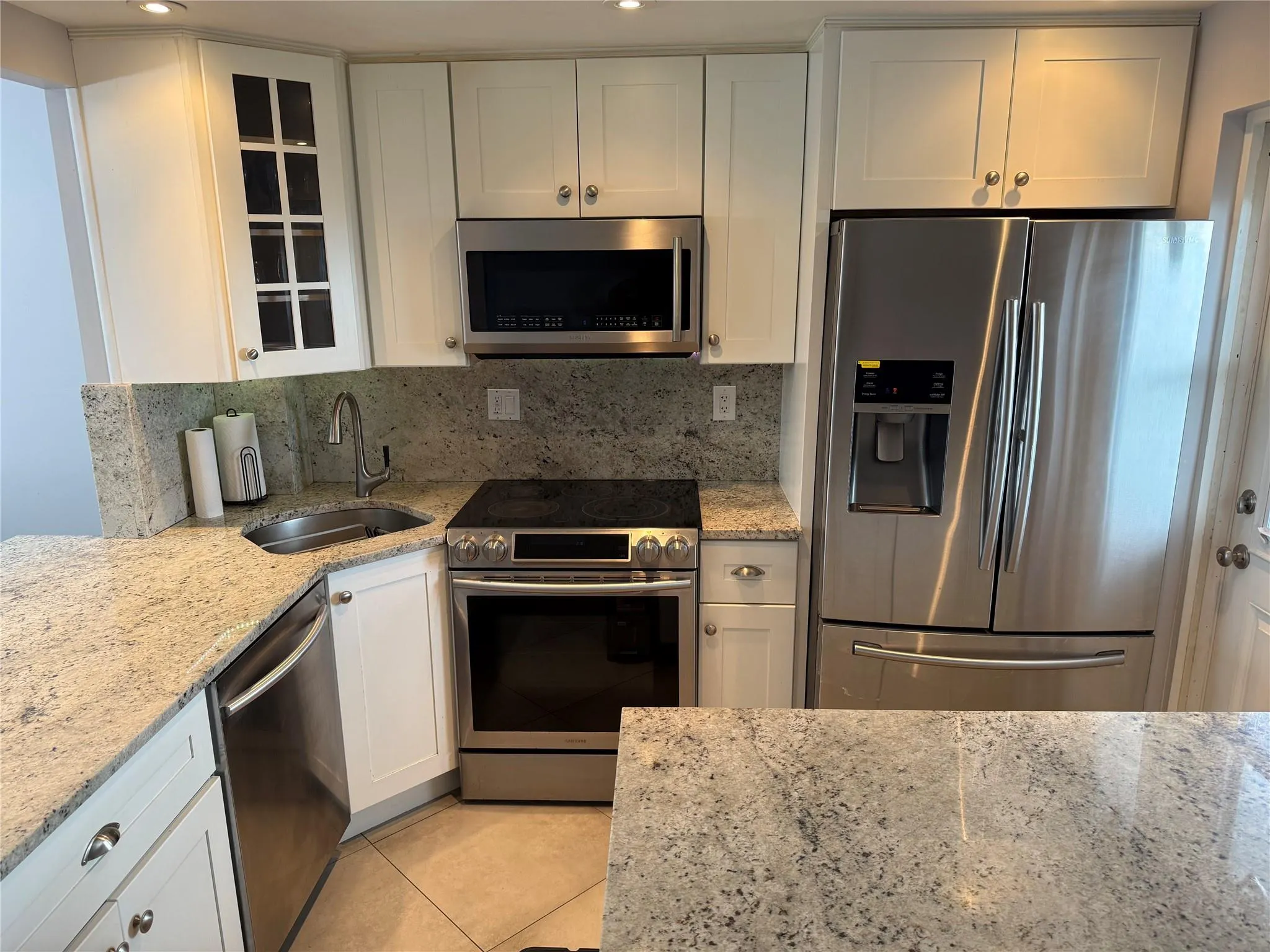 1319 E Hillsboro Blvd, #609
