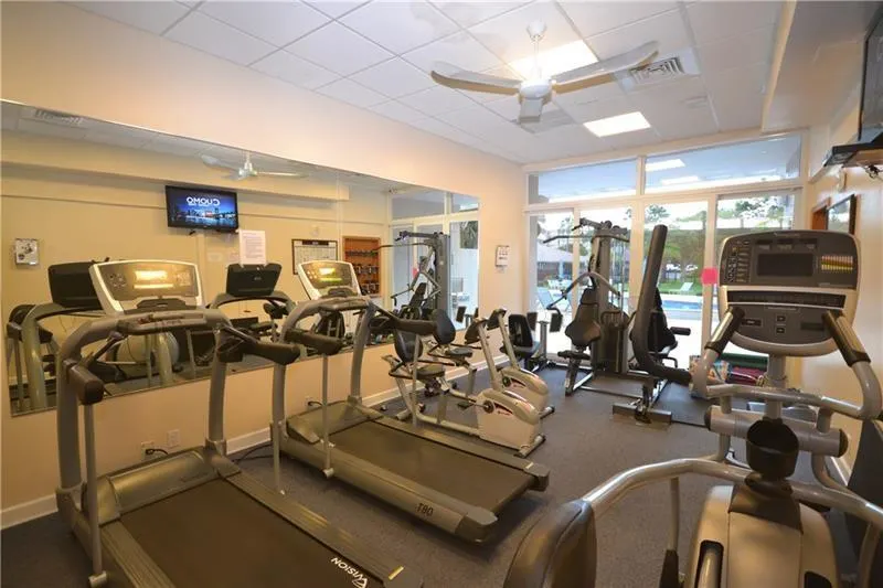 1319 E Hillsboro Blvd, #609