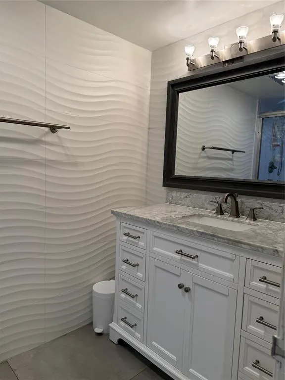 1319 E Hillsboro Blvd, #609