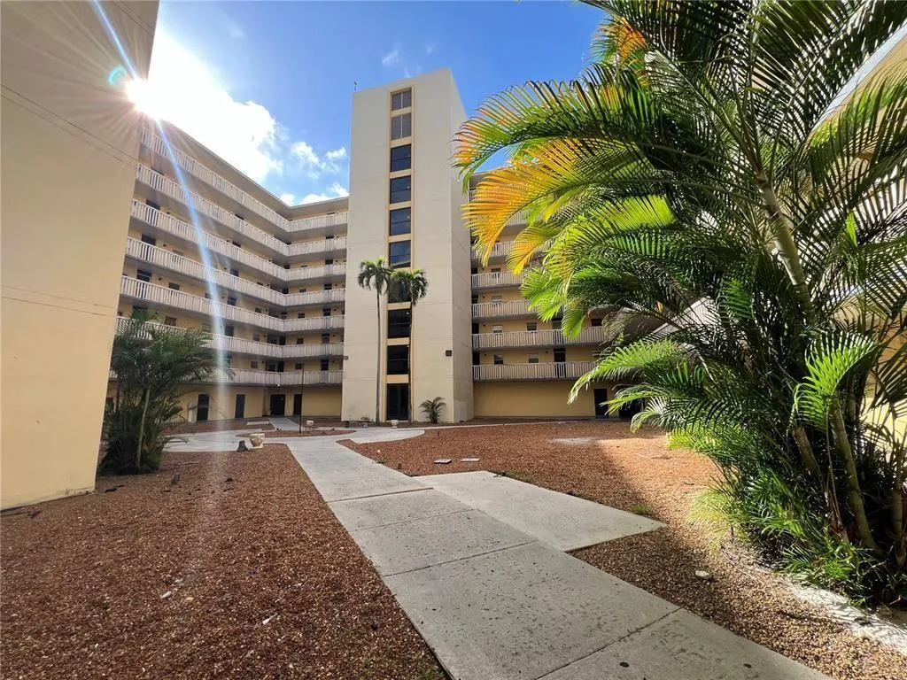 15600 NW 7th Ave, #511