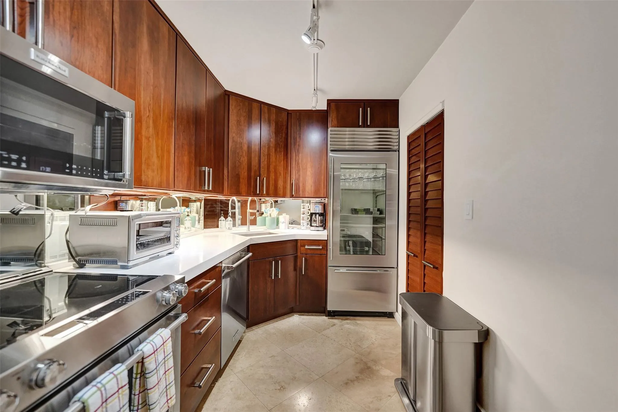 200 NE 19th Ct, #107M