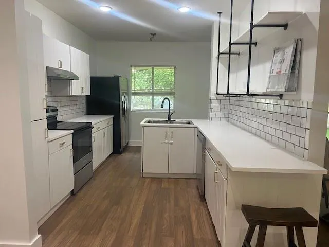 16360 Malibu Dr