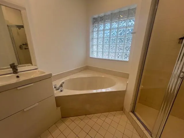 16360 Malibu Dr