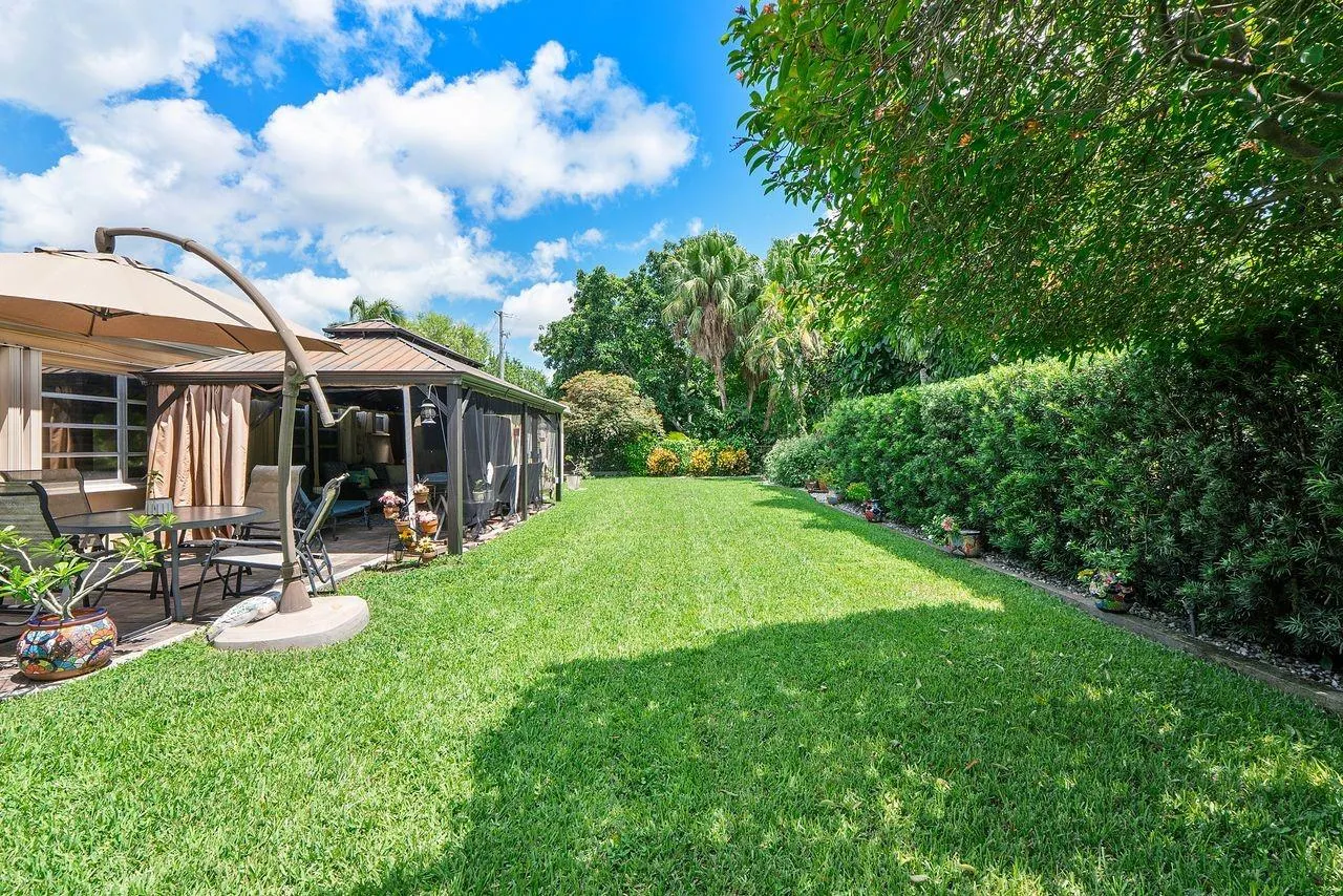 6444 NW 19th Ct
