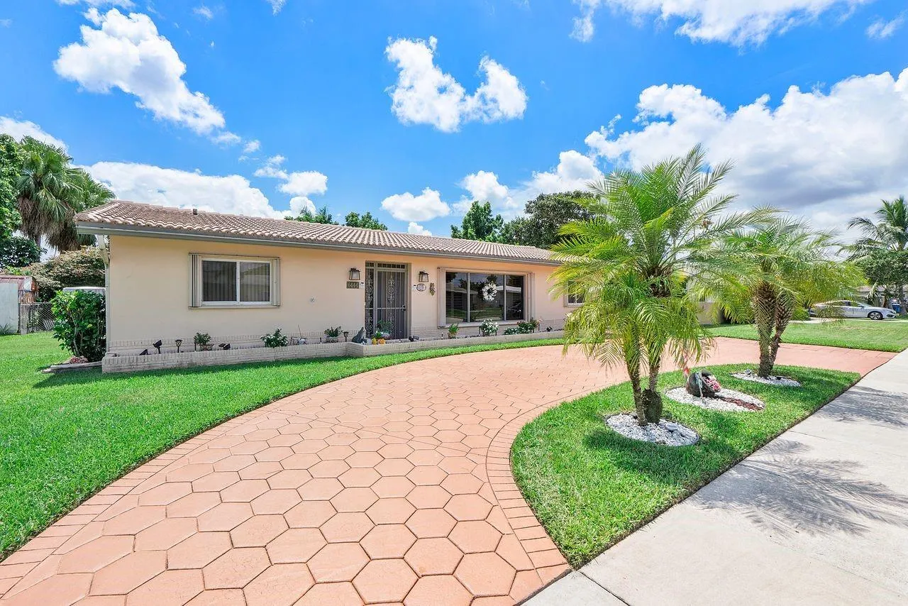 6444 NW 19th Ct