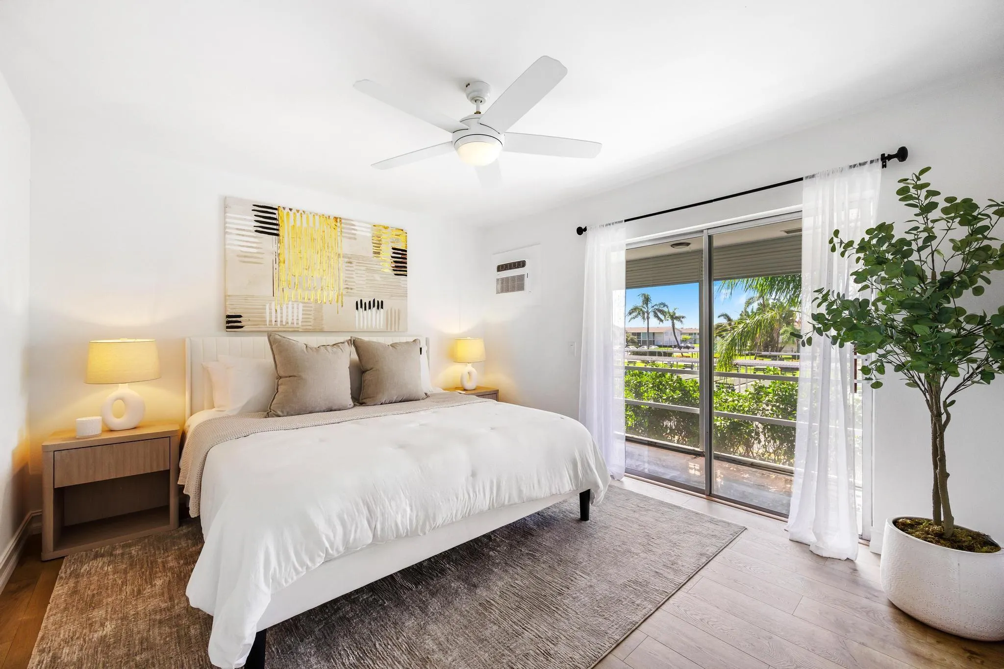 480 Horizons W, #207