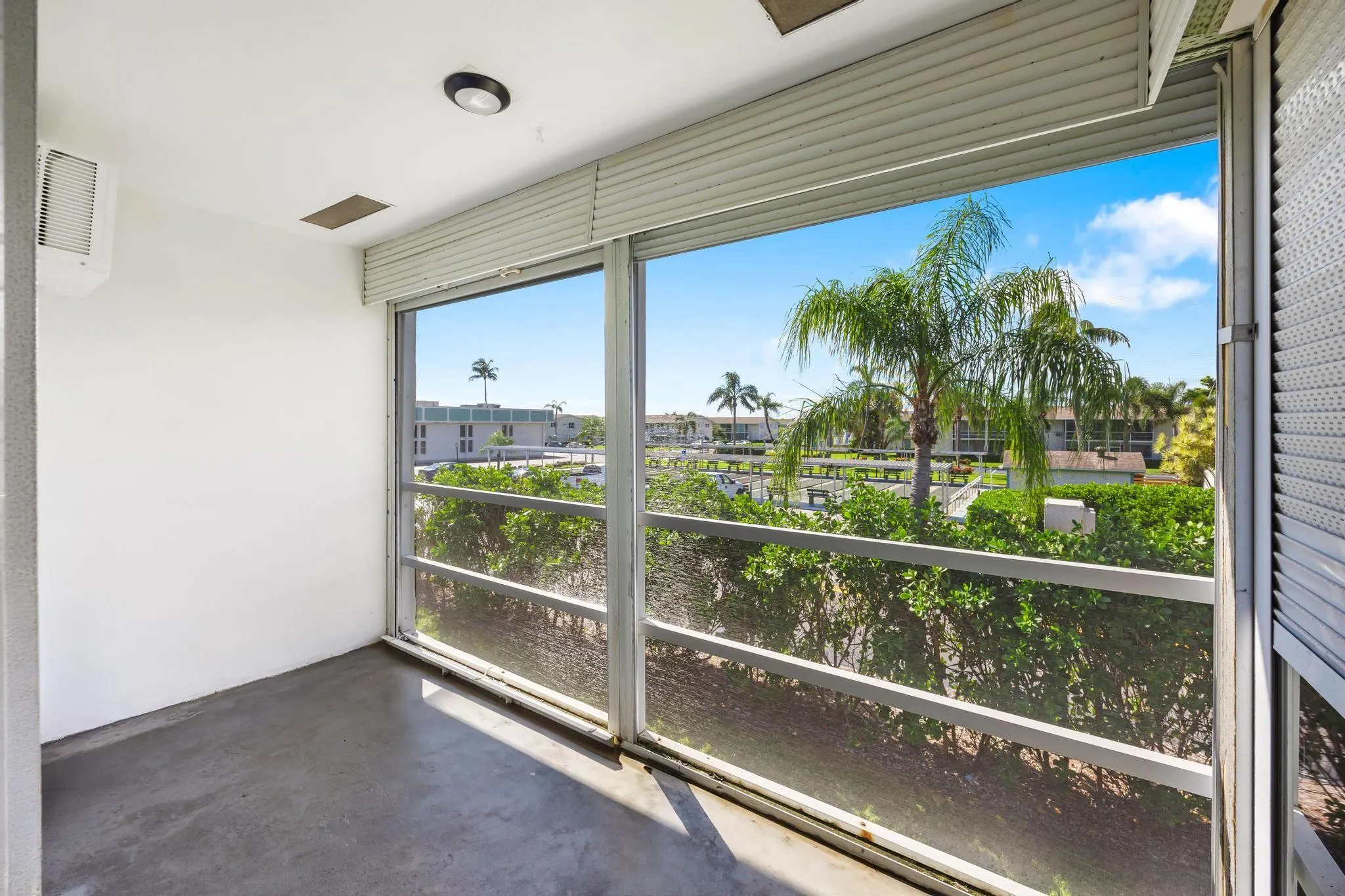 480 Horizons W, #207