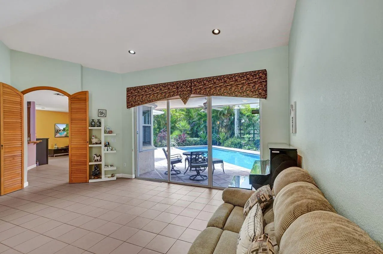 8128 SW 172nd Ter