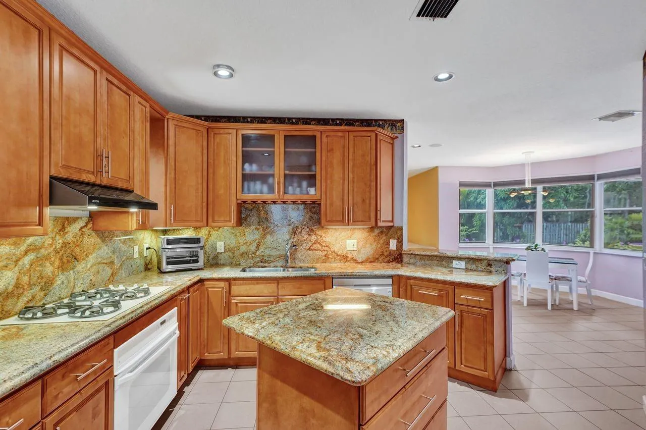 8128 SW 172nd Ter