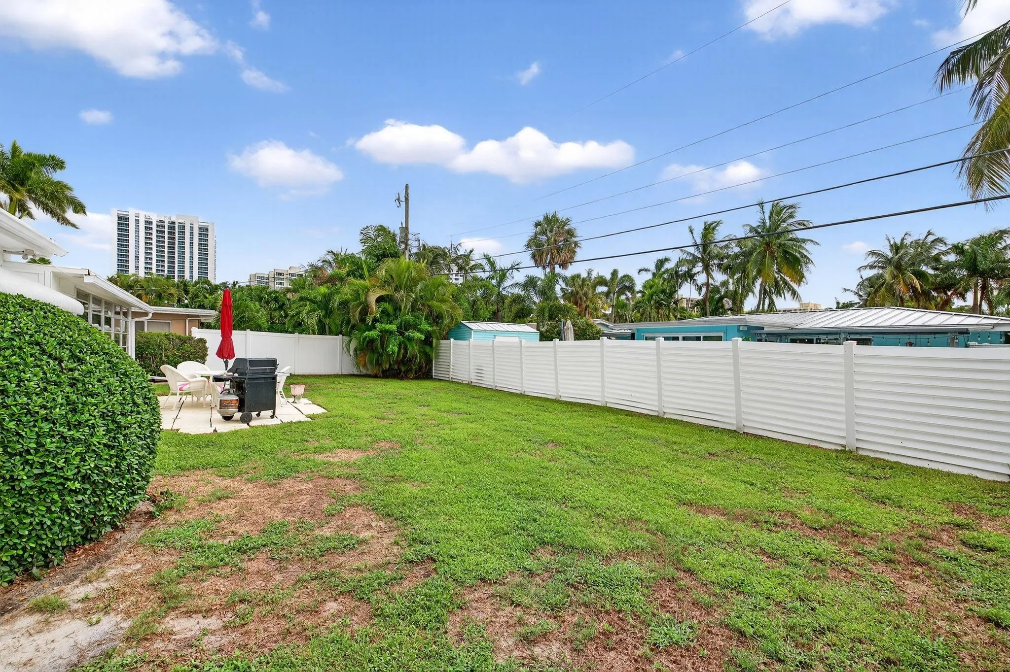 2048 Coco Palm Pl