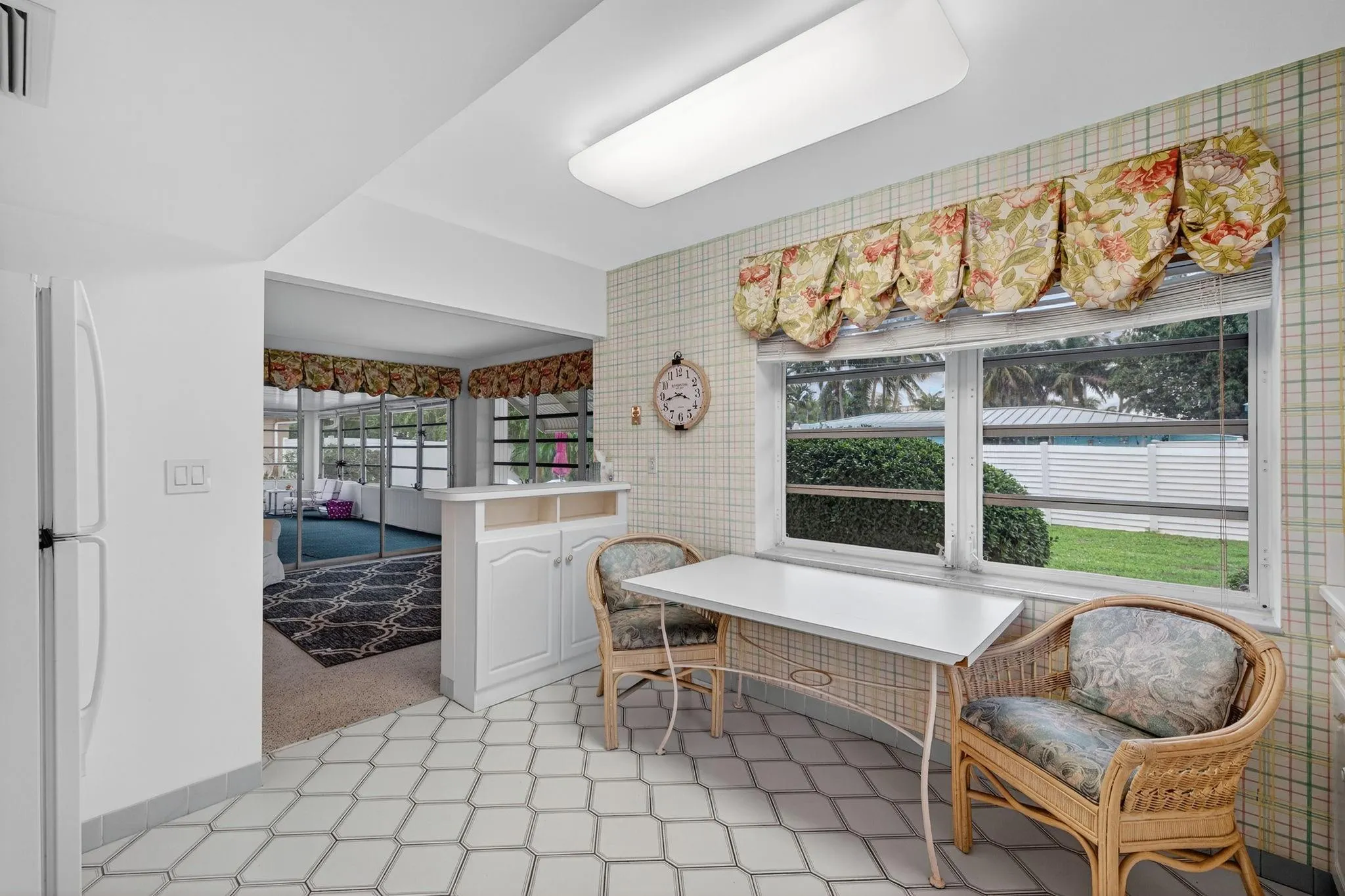 2048 Coco Palm Pl