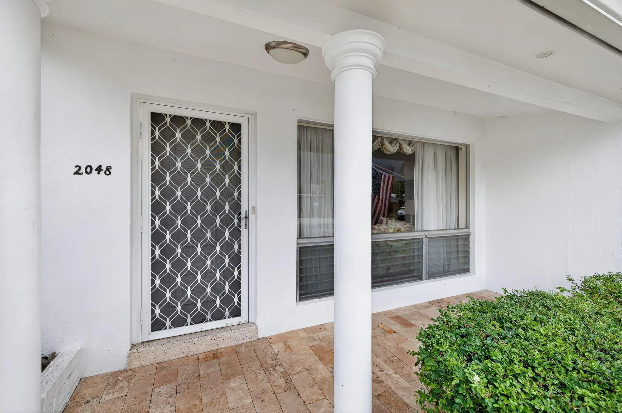 2048 Coco Palm Pl