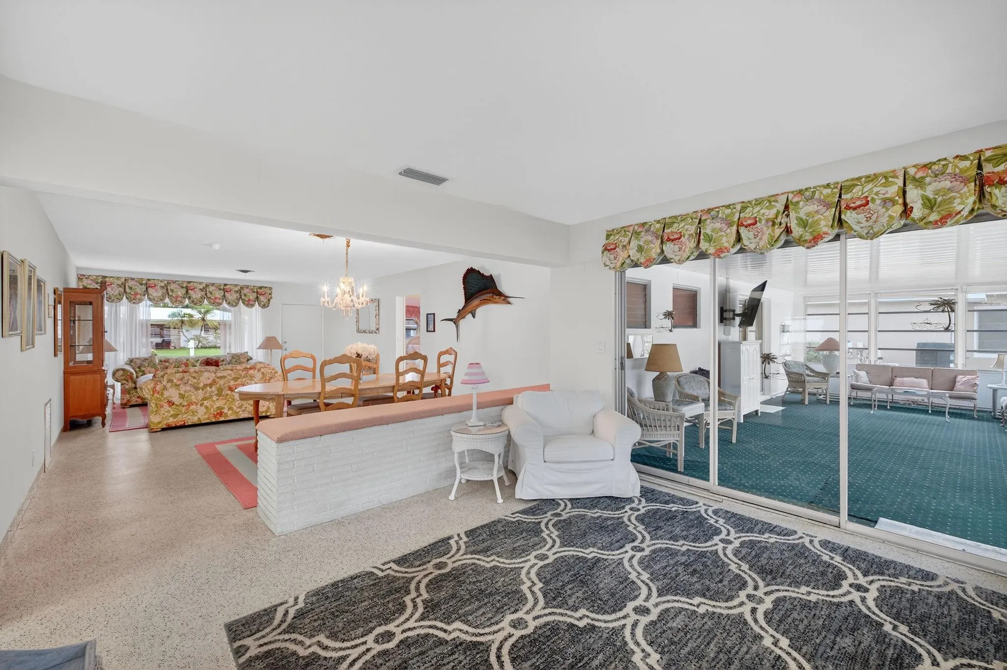 2048 Coco Palm Pl