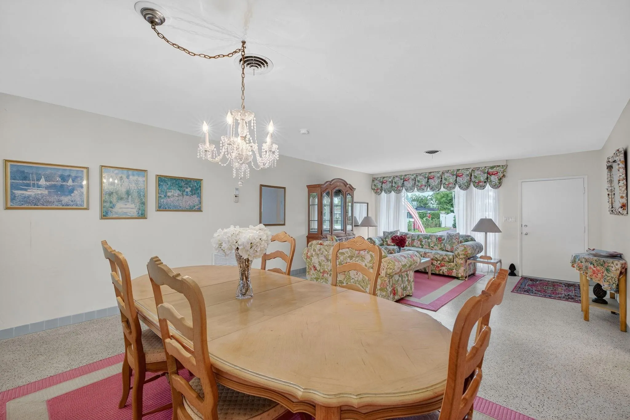2048 Coco Palm Pl