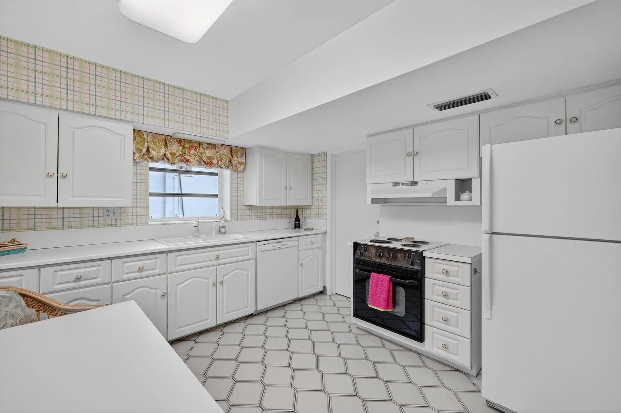 2048 Coco Palm Pl