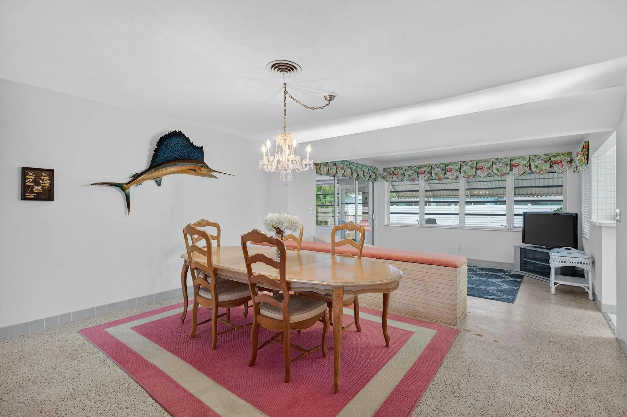 2048 Coco Palm Pl