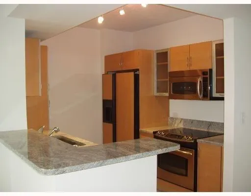 2775 NE 187 ST, #529