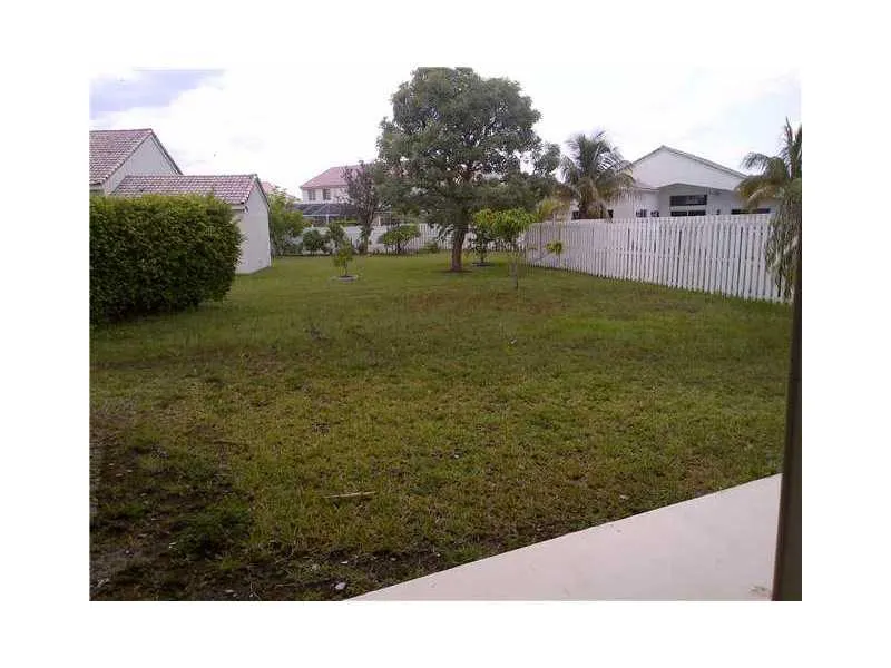 1051 BRIAR RIDGE RD