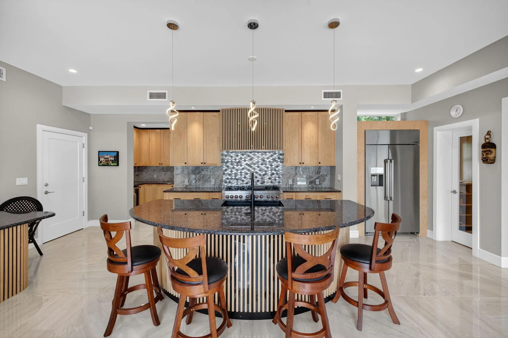 2024 Harbourview Drive