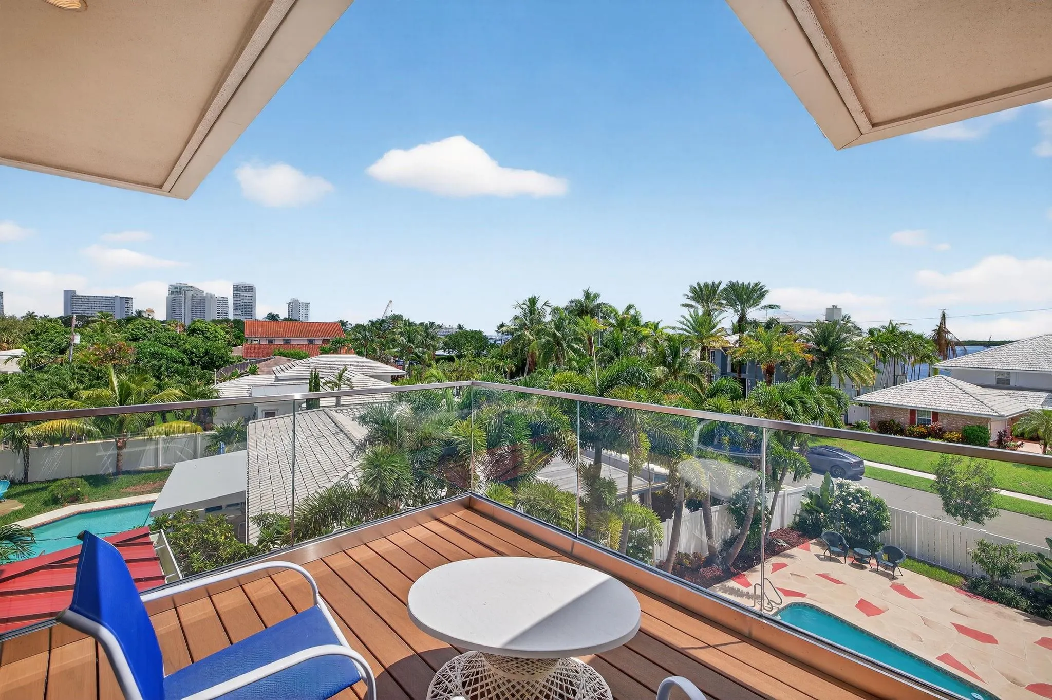 2024 Harbourview Drive
