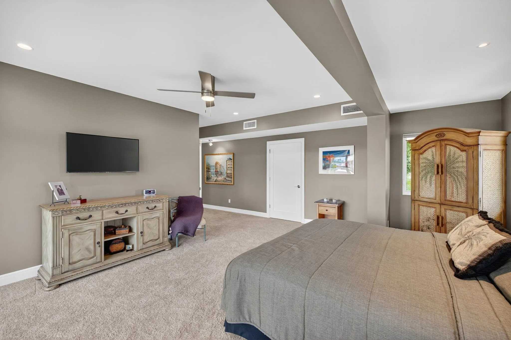 2024 Harbourview Drive
