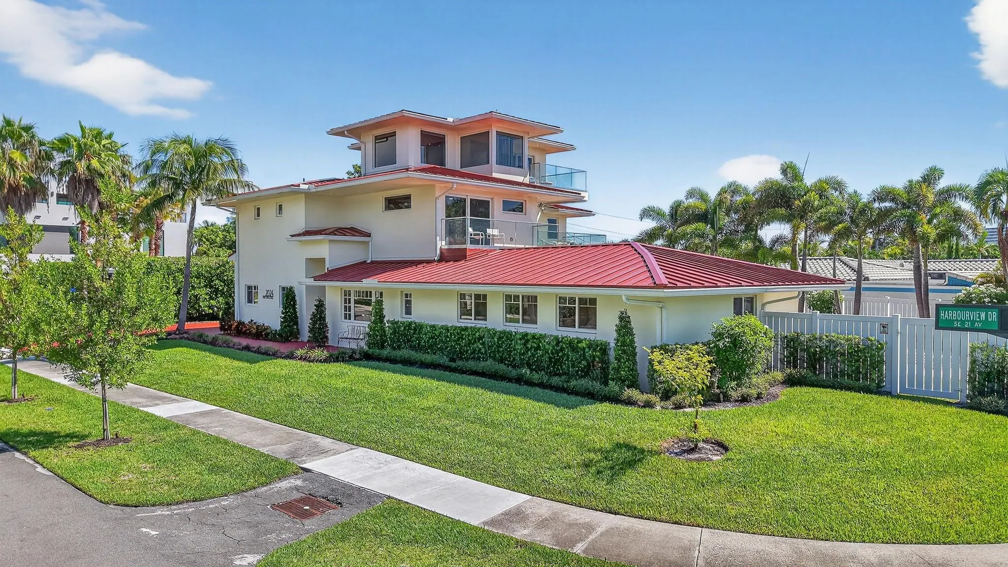 2024 Harbourview Drive