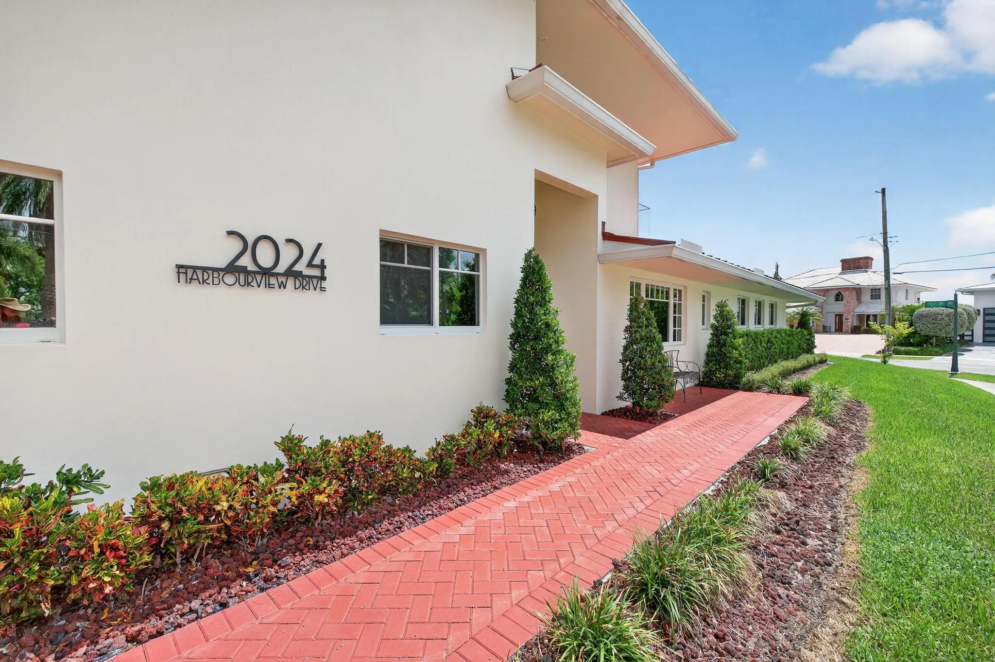 2024 Harbourview Drive