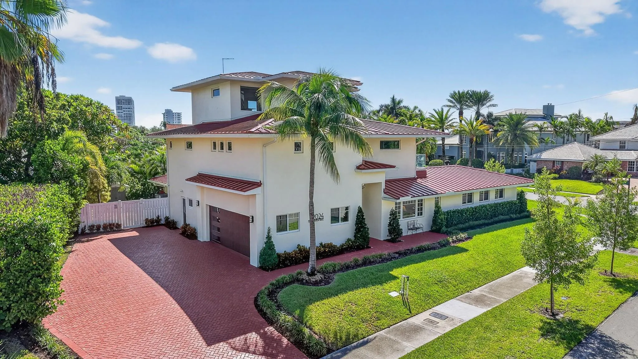 2024 Harbourview Drive