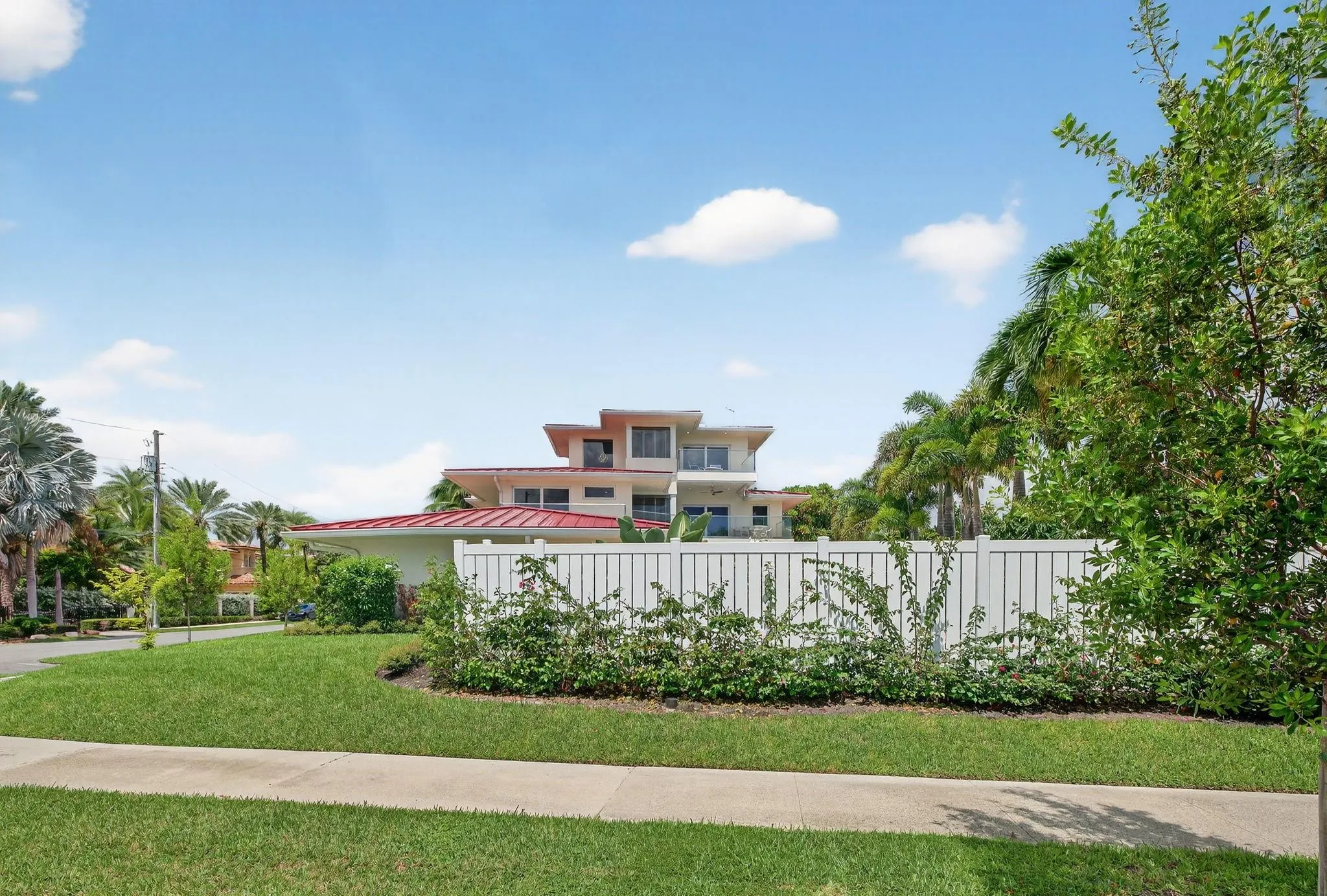 2024 Harbourview Drive
