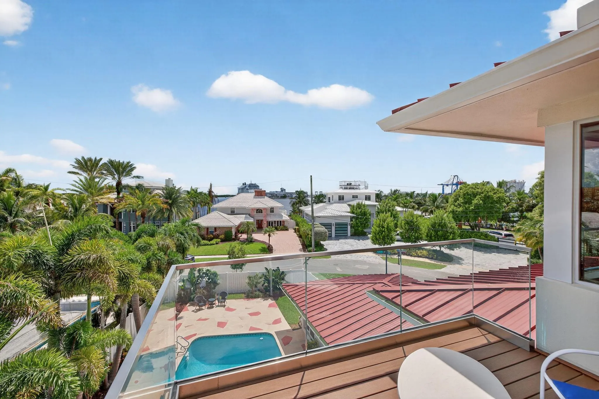 2024 Harbourview Drive