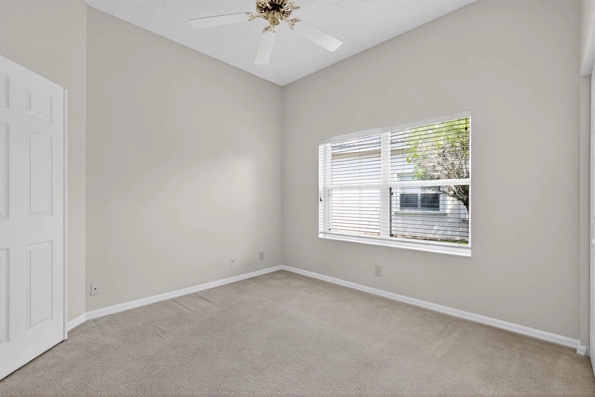 7280 SE Magellan Lane