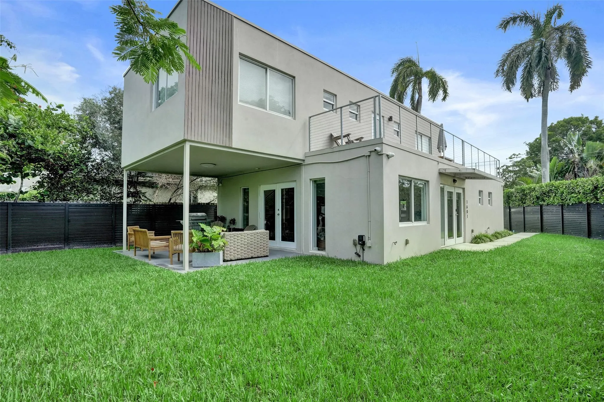 1601 NW 6th Ave