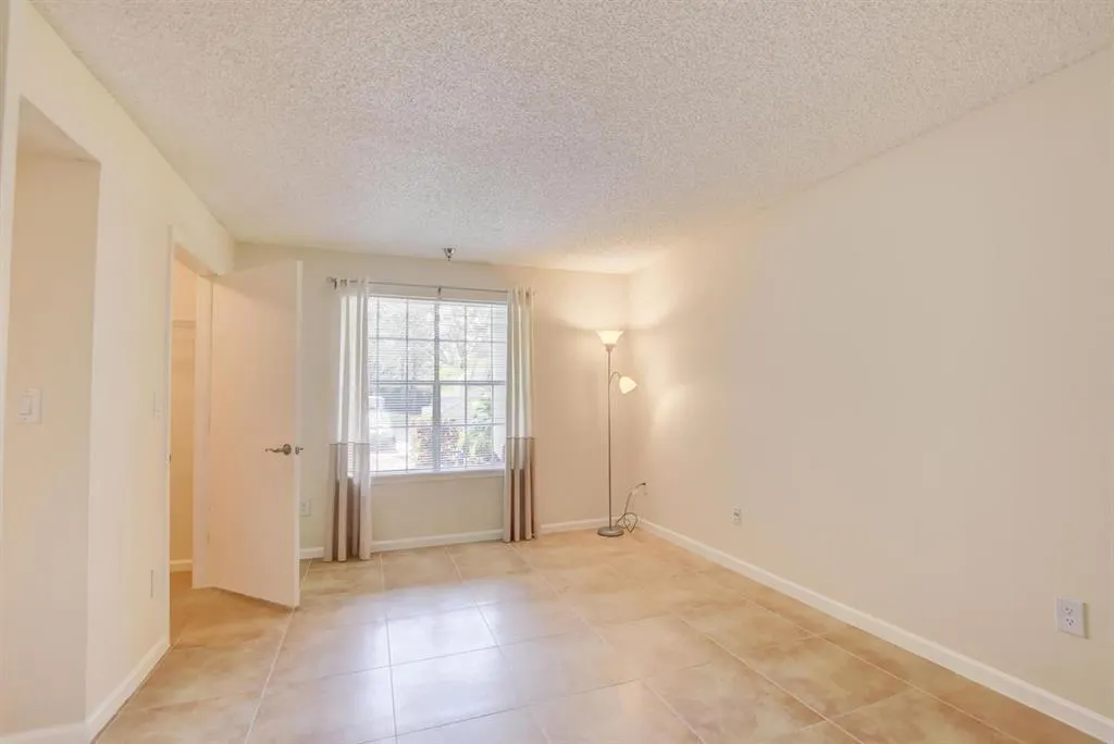 1000 Crystal Way, #E
