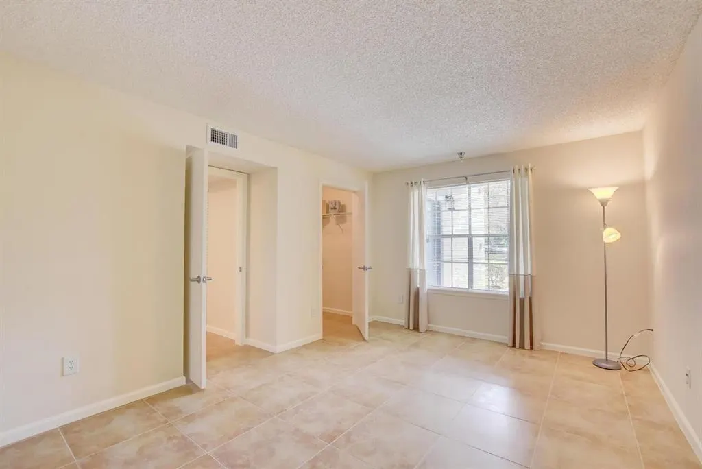 1000 Crystal Way, #E
