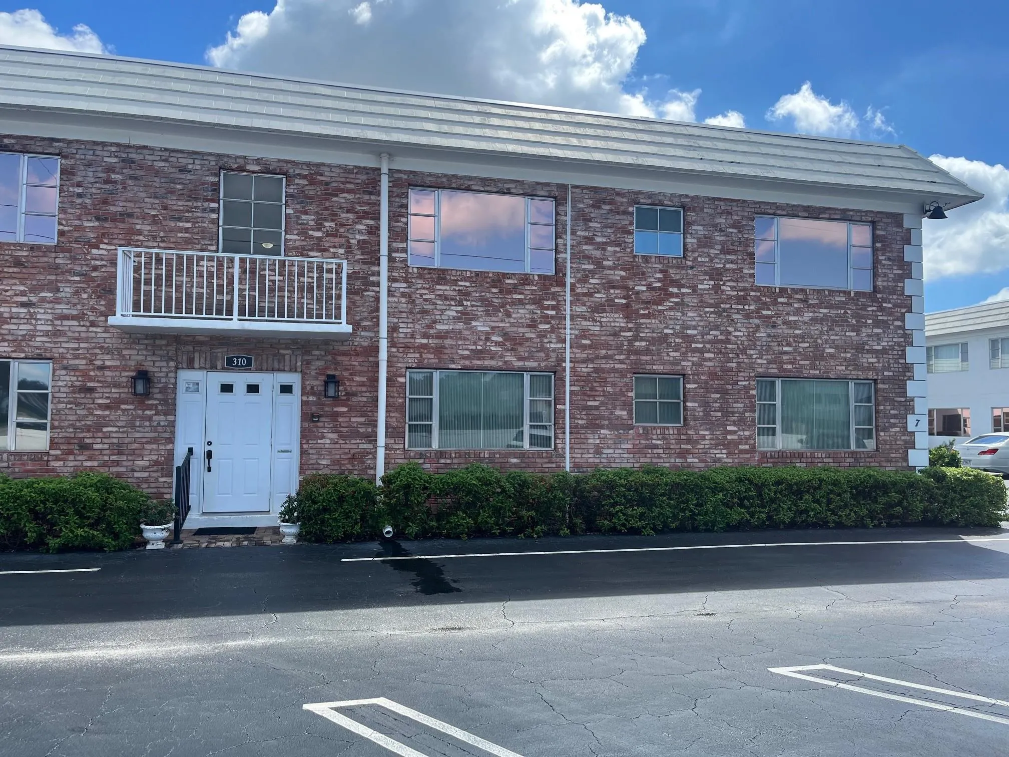 310 S Cypress Rd, #702