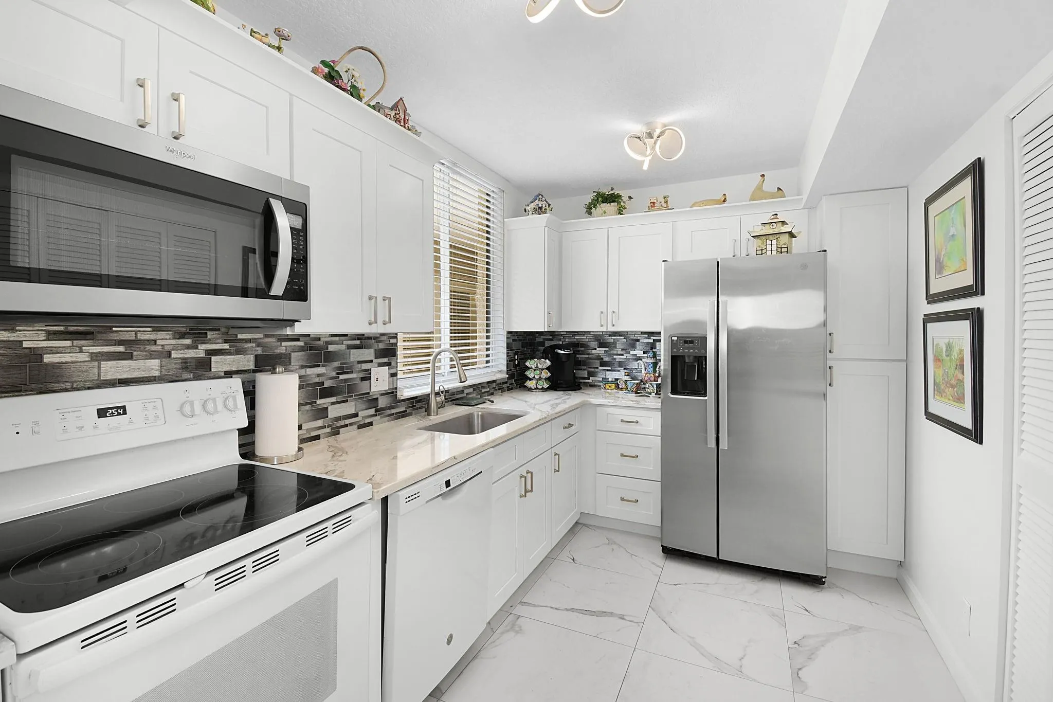 3412 NE Causeway Blvd, #103