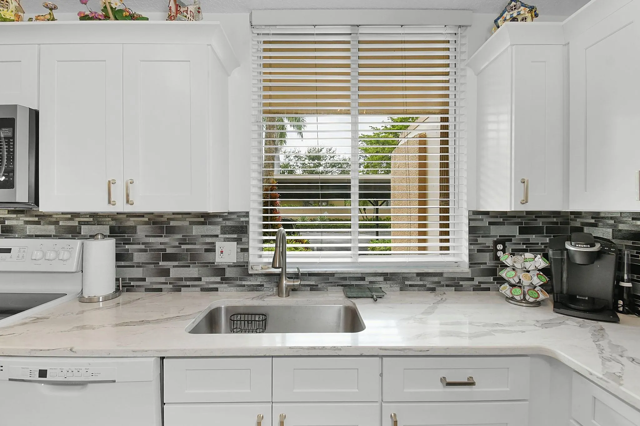 3412 NE Causeway Blvd, #103
