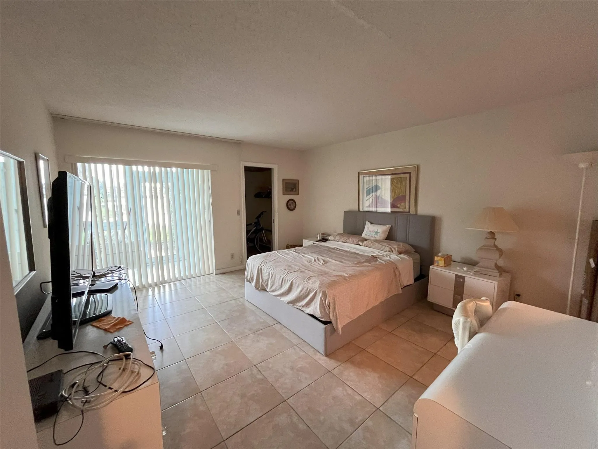 105 Wellington E, #105