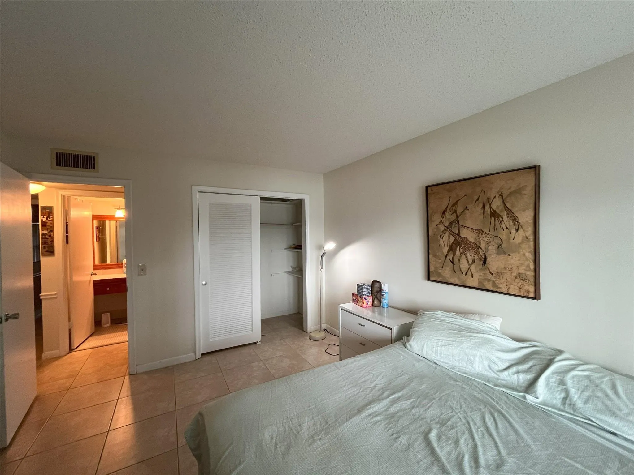 105 Wellington E, #105