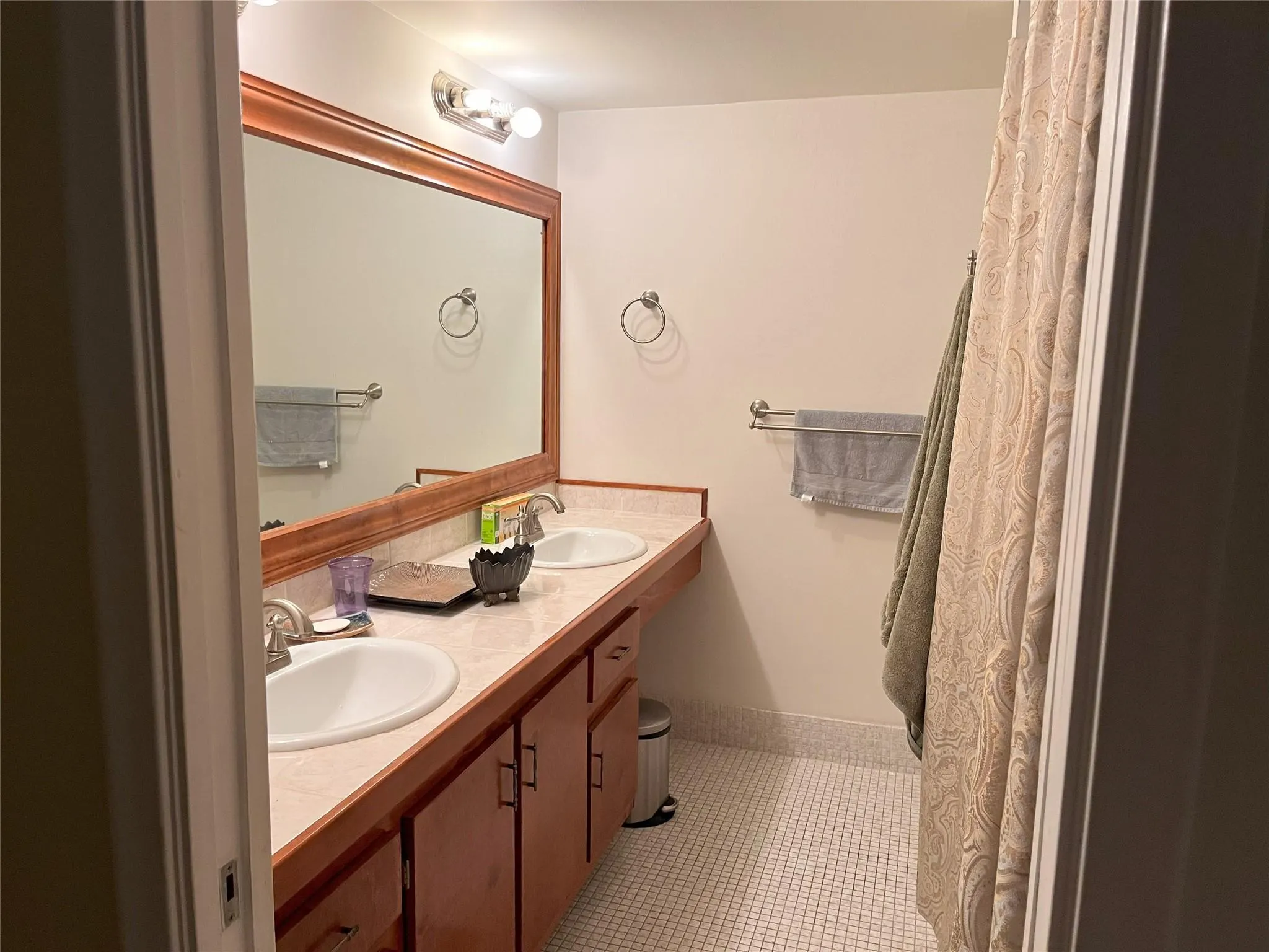 105 Wellington E, #105