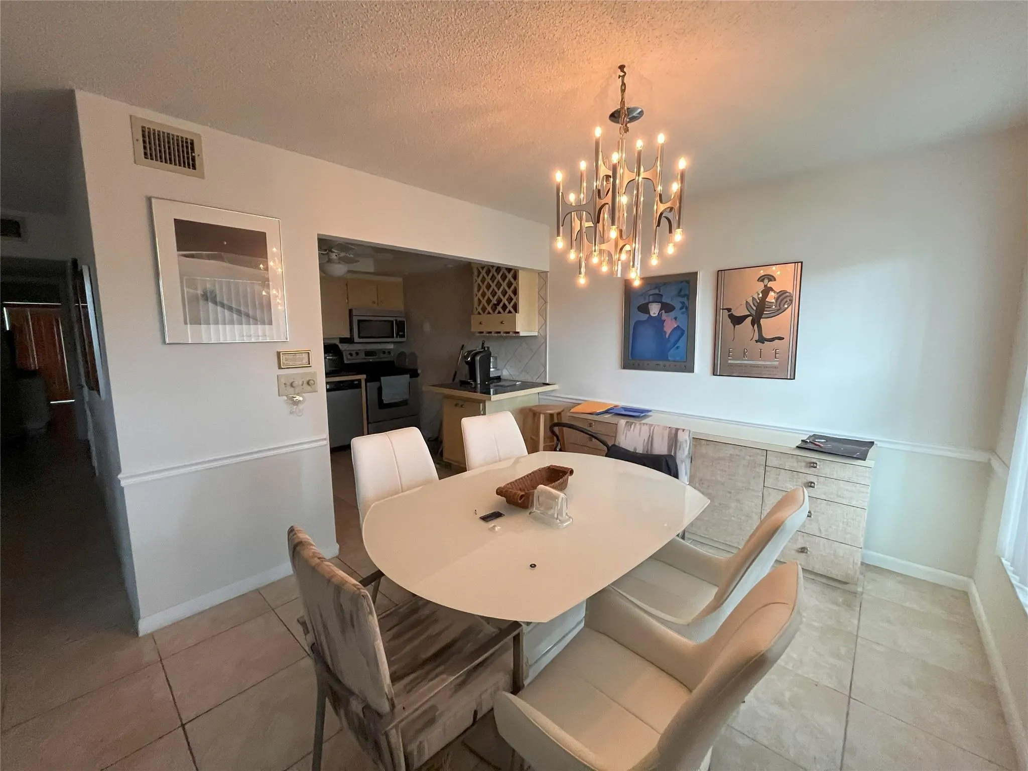 105 Wellington E, #105