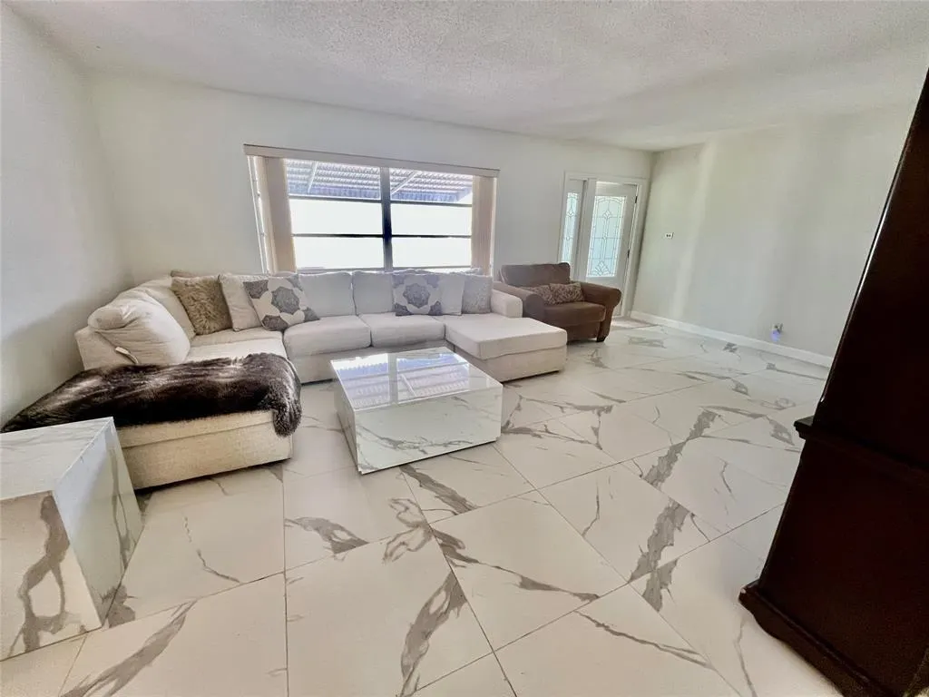 5710 NW 84 Terrace