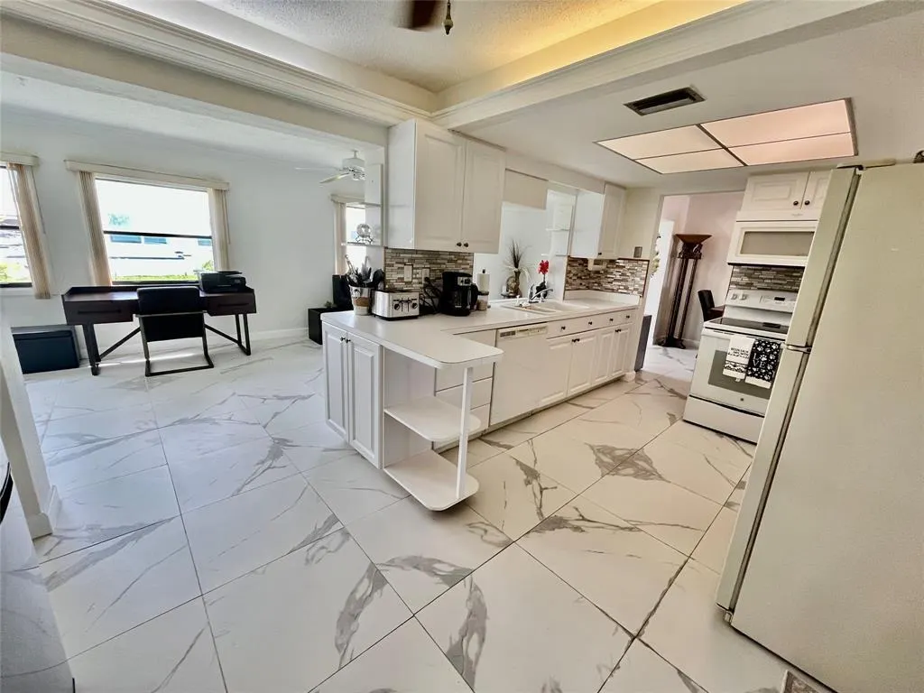 5710 NW 84 Terrace