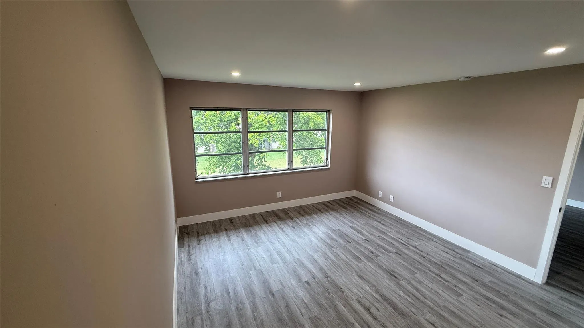 8962 S Hollybrook Blvd, #308