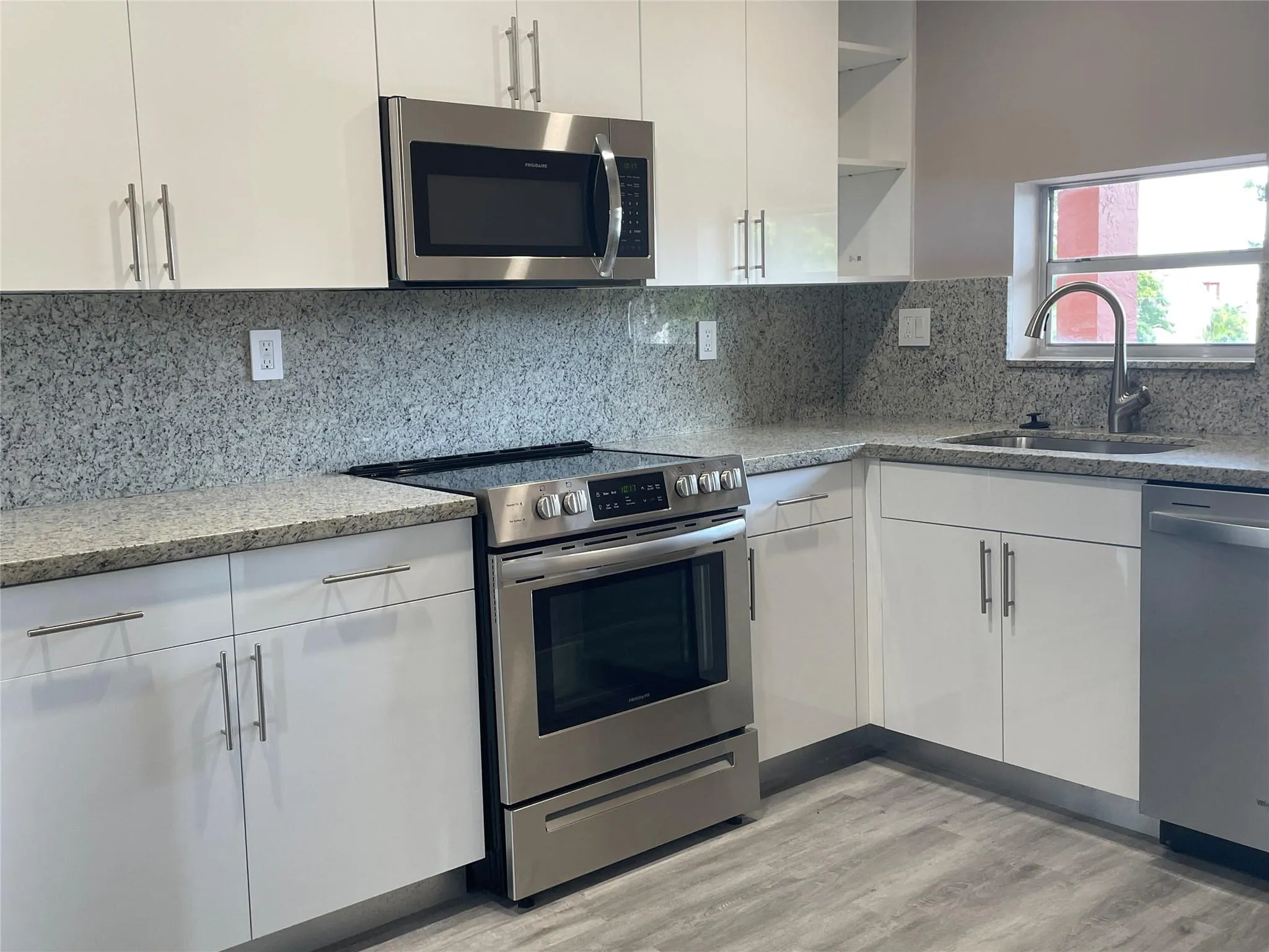 8962 S Hollybrook Blvd, #308
