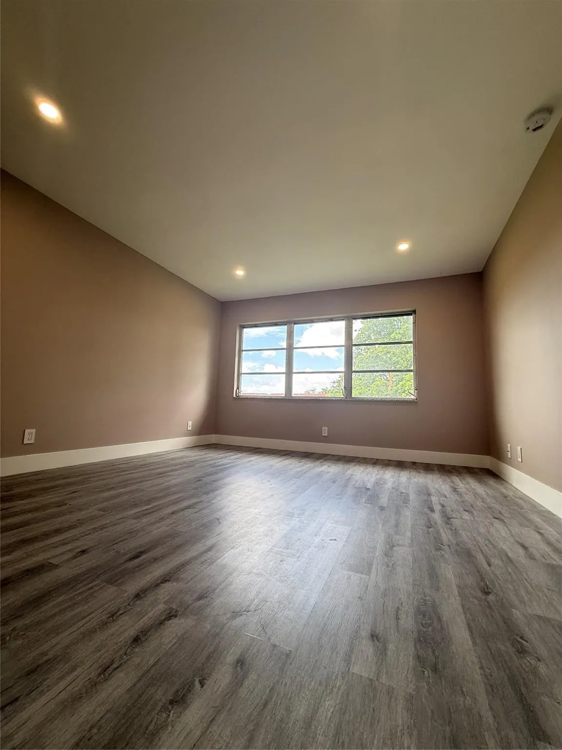 8962 S Hollybrook Blvd, #308