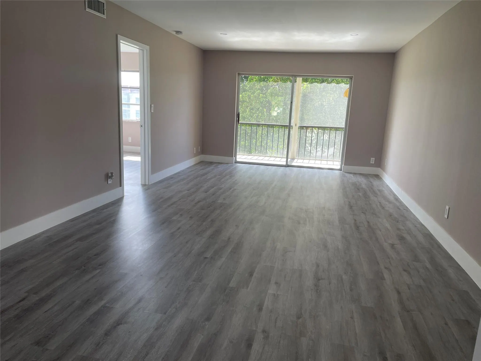 8962 S Hollybrook Blvd, #308