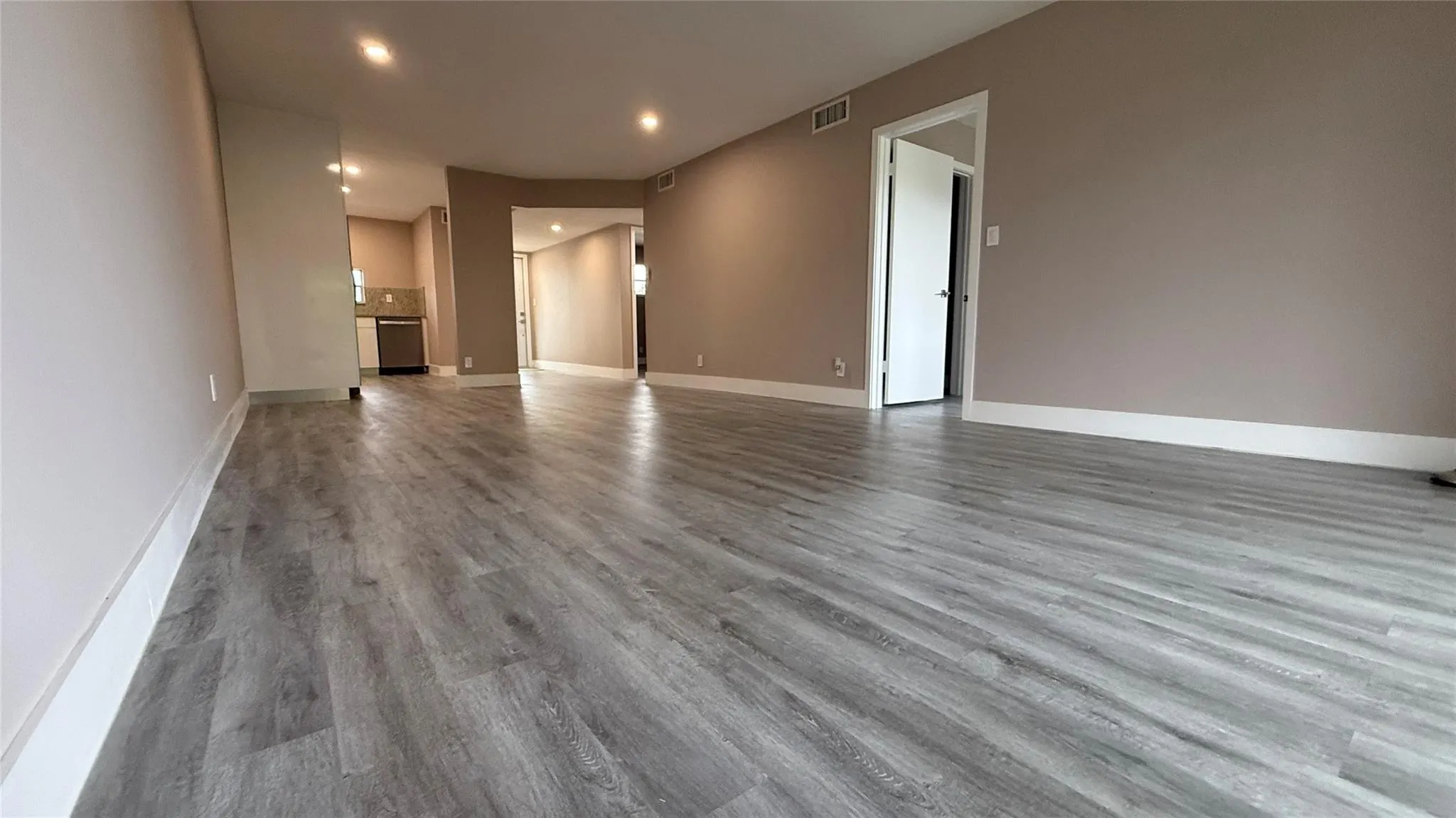 8962 S Hollybrook Blvd, #308