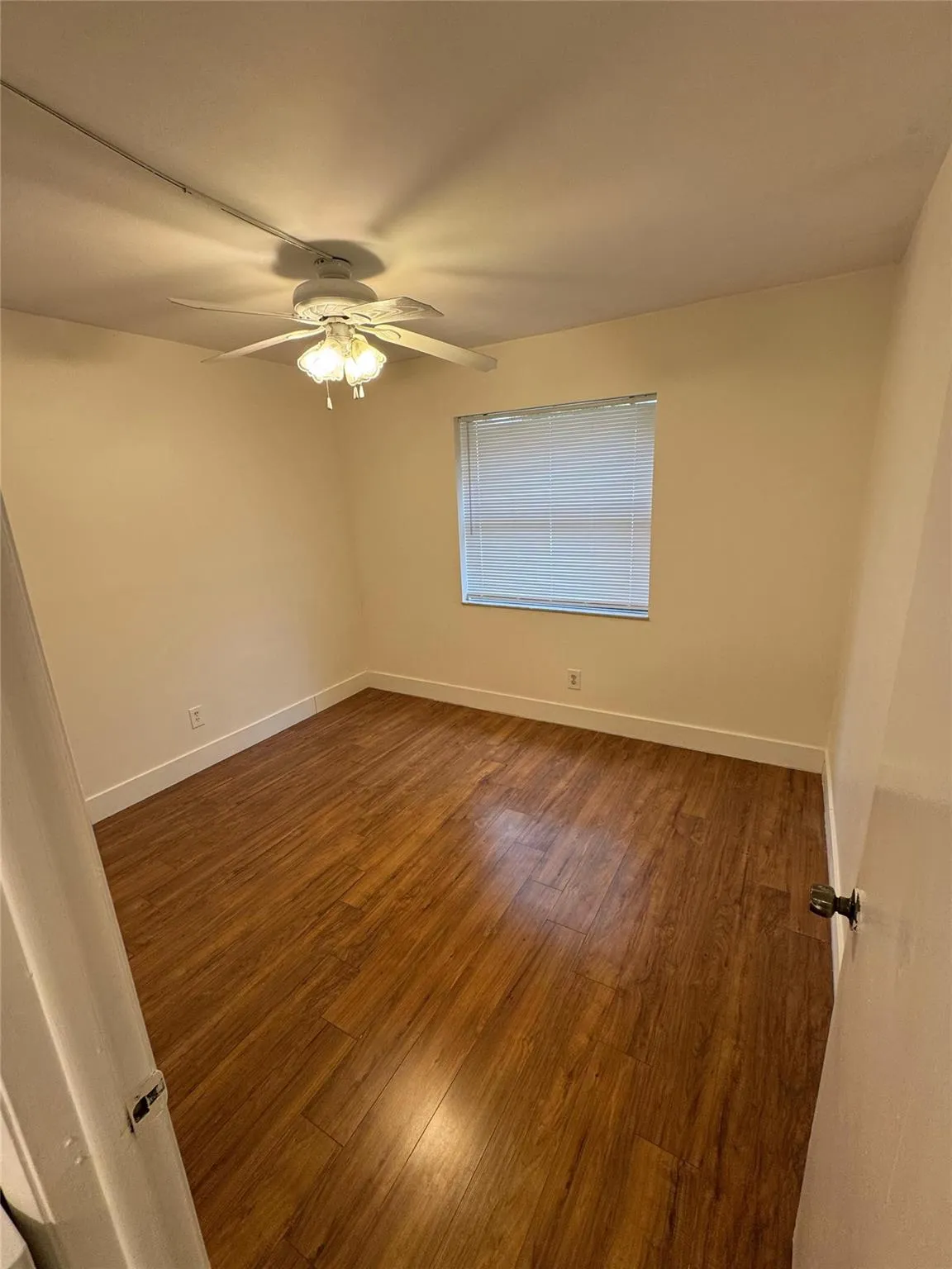 15805 W Waterside Cir, #106